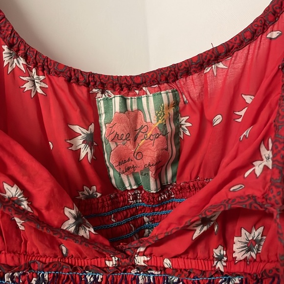 Free People Red Floral Top Sz 6 - Picture 3 of 3